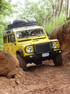 landrover-163943_640